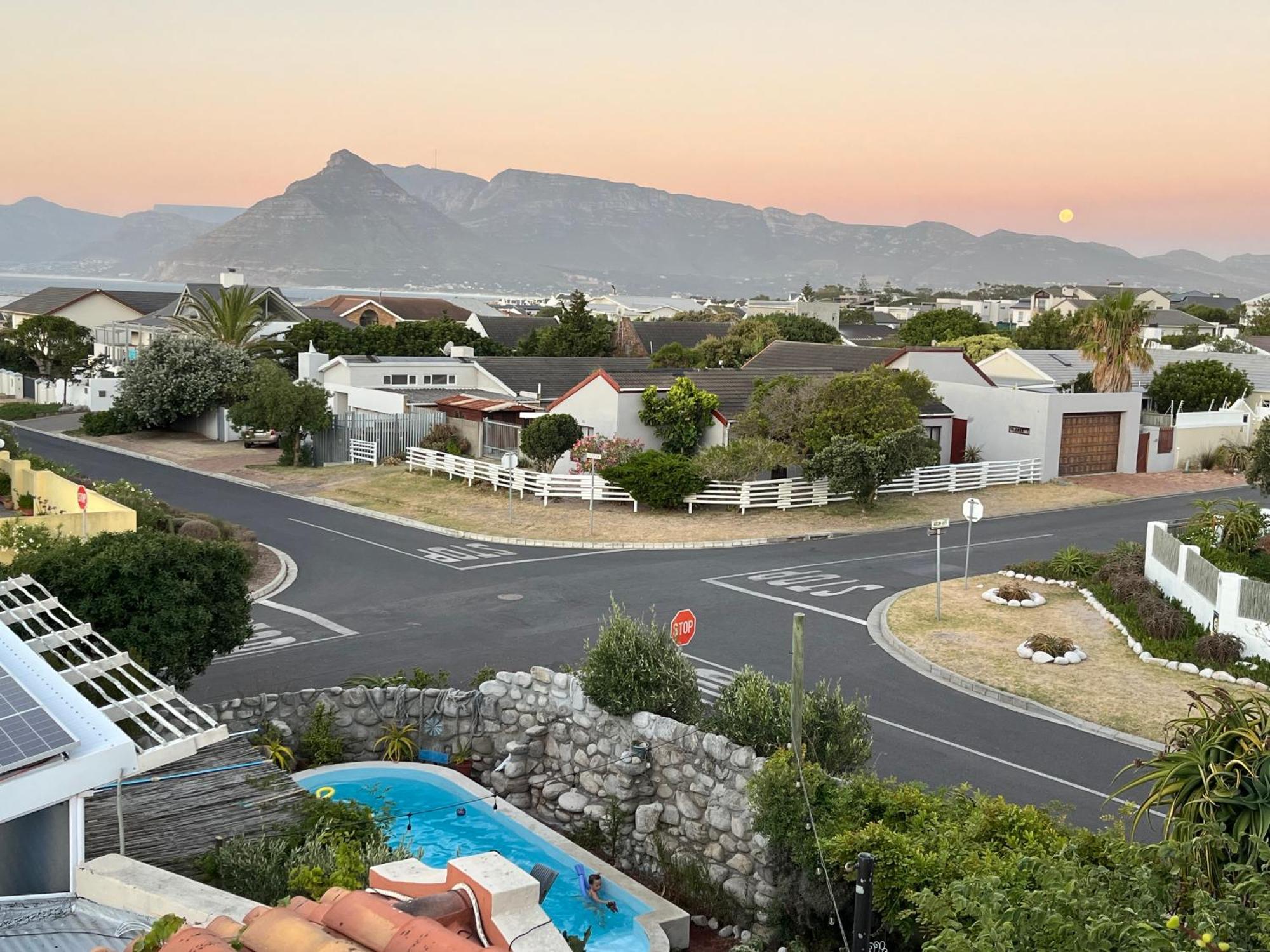Storyhouse In Kommetjie Luaran gambar